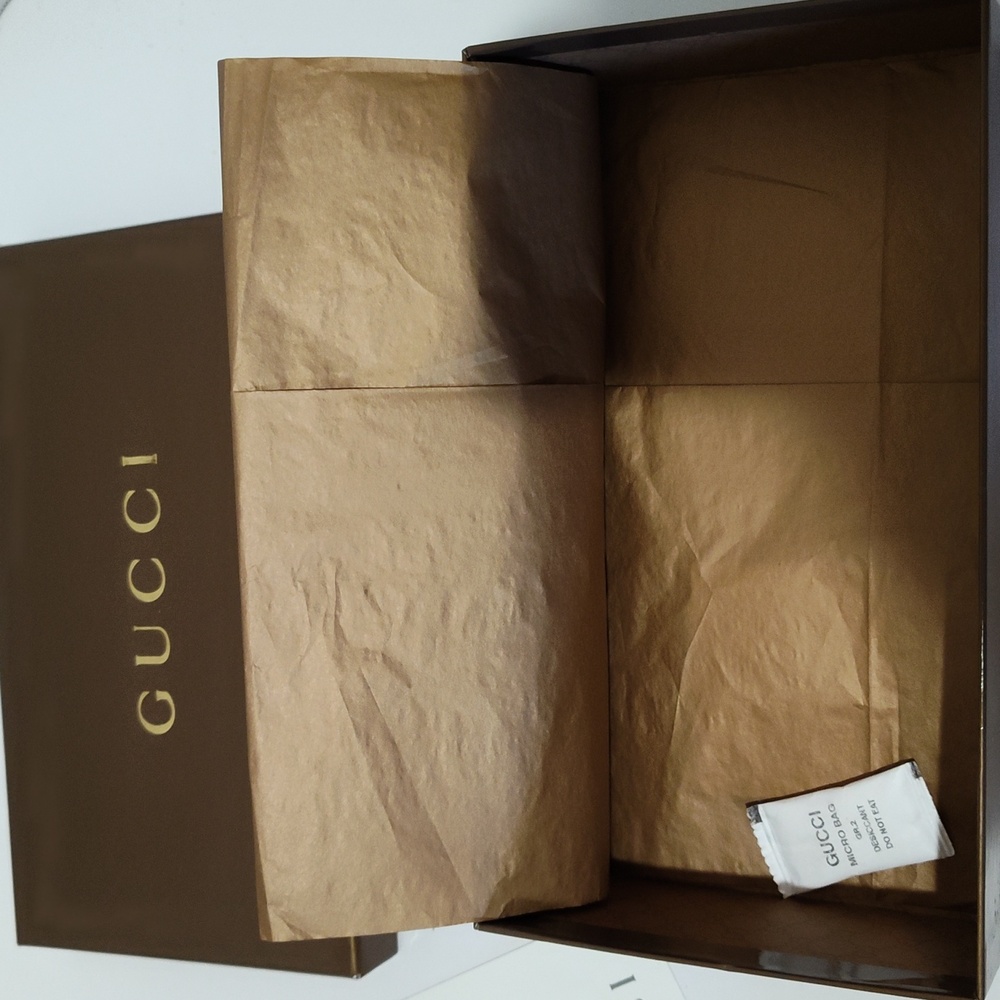 Gucci Beige Leather Wallet - Picture 9 of 11